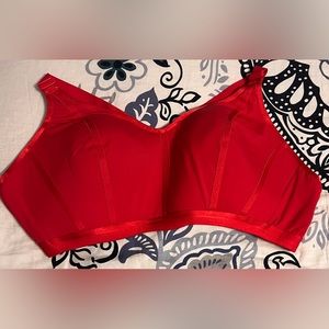 NWOT Victoria’s Secret sports bra